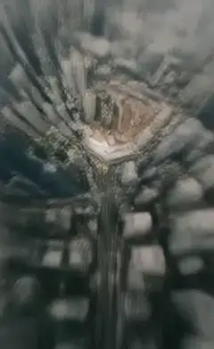 摩天楼の渦に包まれた都市のオアシス