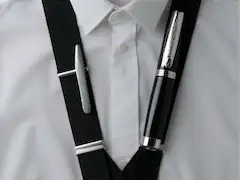 サスペンダーに挿すペンだー！