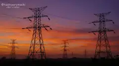 🗼夕暮れのキャンバスに立つ鋼鉄のシルエット
