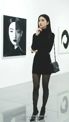 アートギャラリーでの文化的邂逅 - Cultural Encounters at Art Galleries
